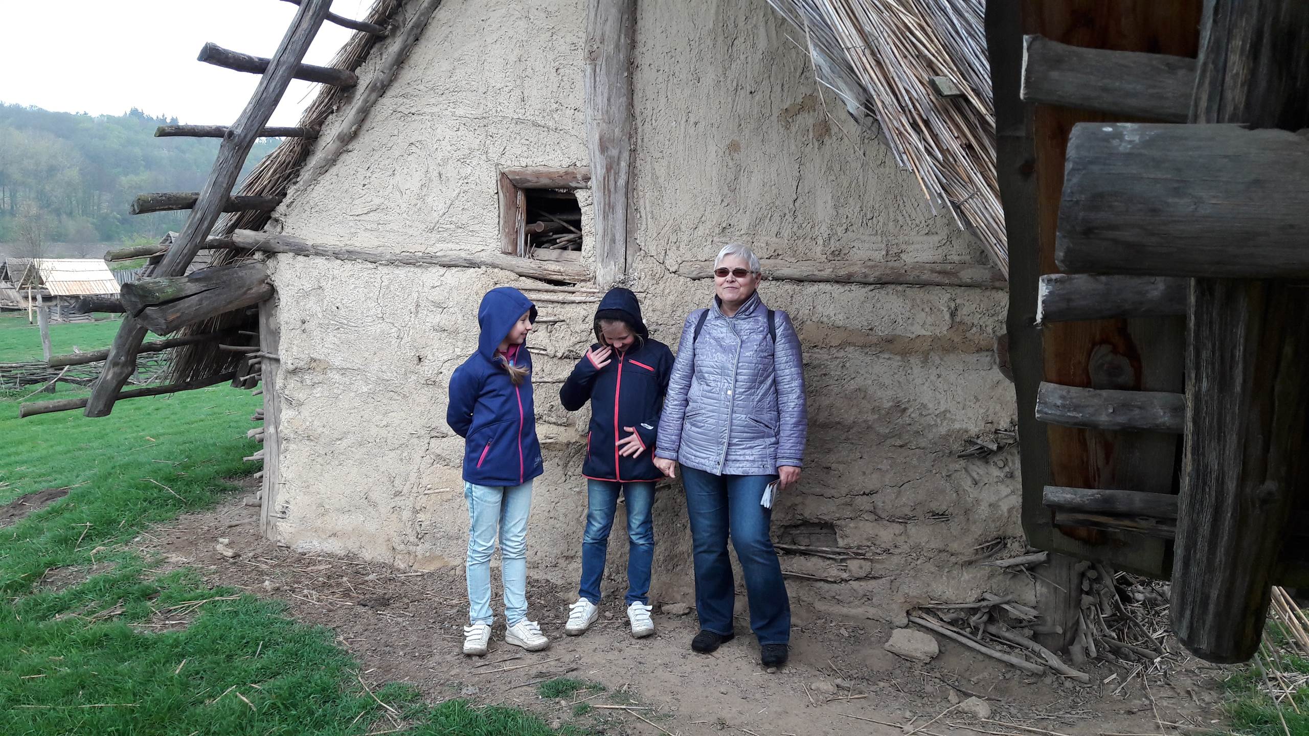 duben 2017 (10 roků, 3 měsíce)